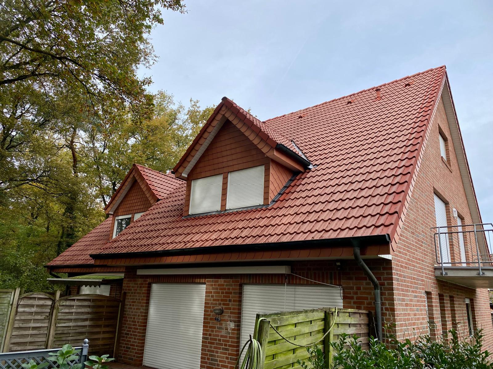 Dachreinigung Emsb&uuml;ren Nachher: Das saubere Ergebnis unserer professionellen Behandlung.