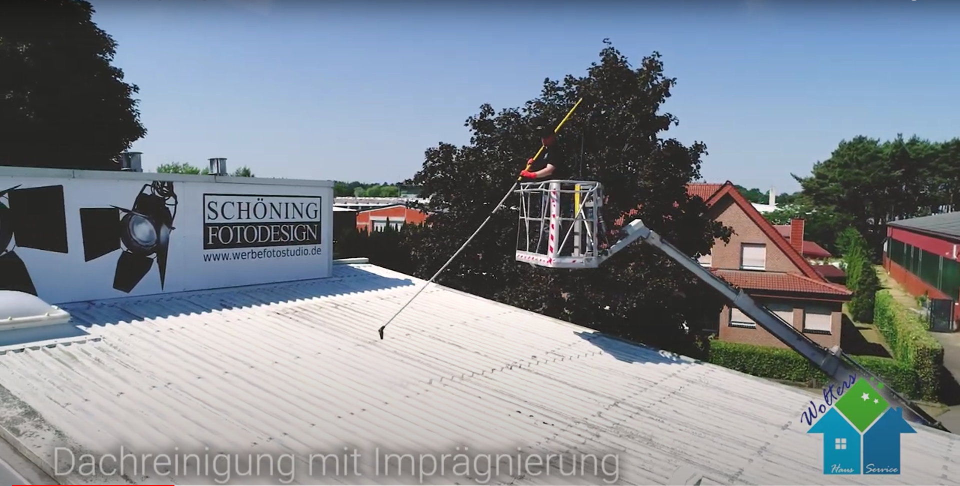 Professionelle Dach-Komplettreinigung f&uuml;r Kunden in Emsb&uuml;ren, Leschede und Listrup.